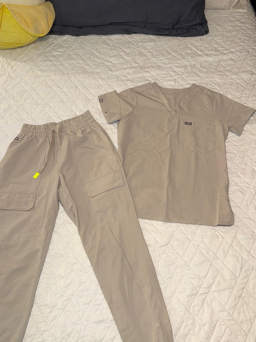 Figs Women’s Bone Sierra Jogger Scrub Pants